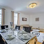 Baker Street Apartment